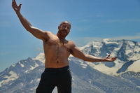 montanha masculina caminhada musculoso urso 