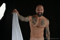 Proyecto toalla blanca Muscle Bear - sesin de fotos masculina