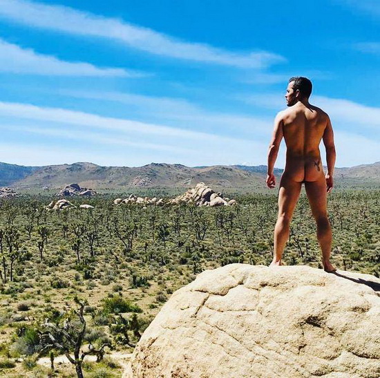 bare ButtOutdoorMEN aesthetic musclebear photography